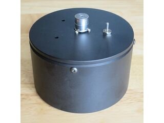 LOW NOISE DUAL SPEED DC MOTOR CONTROLLER FOR BELT-DRIVE TURNTABLE